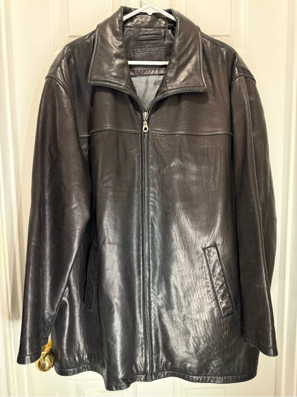 Roundtree & Yorke Men's Black Leather Zip Front Bomber Jacket